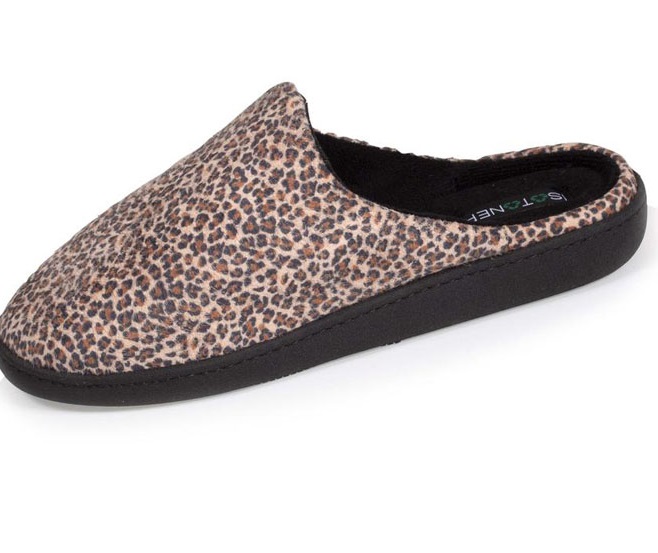 Isotoner leopard 2025 print slippers